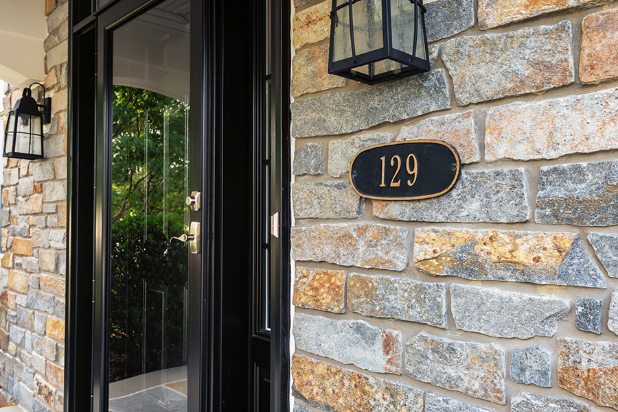 Various colored stones provide a beautiful, balanced look