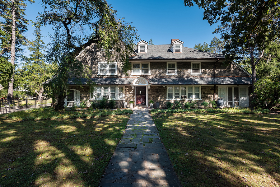 Glick's does superior roof repairs and replacements for unbeatable prices.