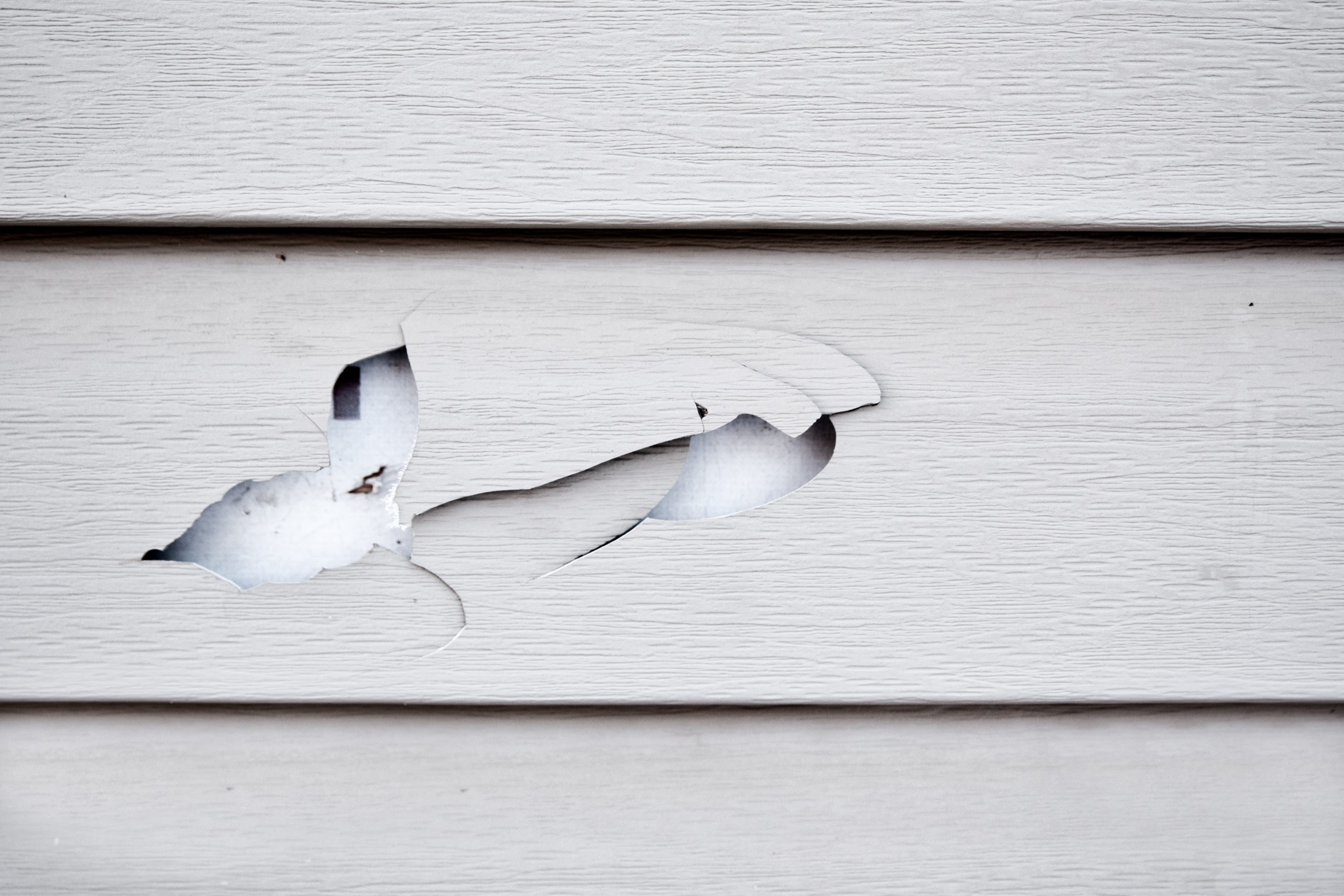 4 Ways Winter Can Damage Your Siding